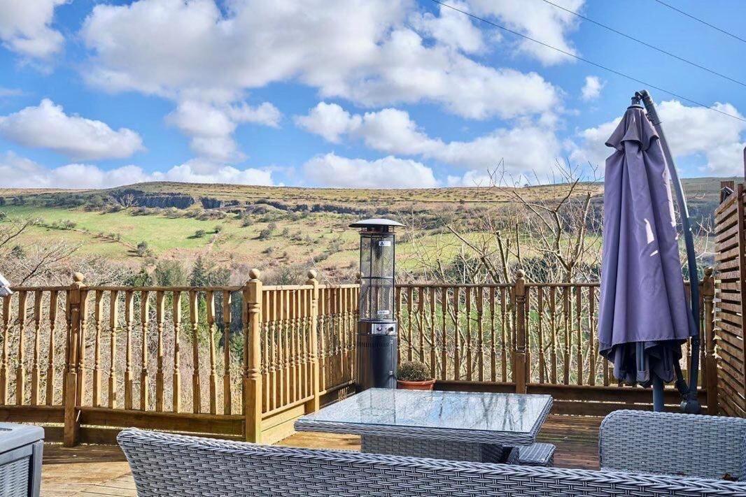 1 - Ein Trysor Cudd - Outdoor Bathtub - Incredible Views Βίλα Pont Sticill Εξωτερικό φωτογραφία