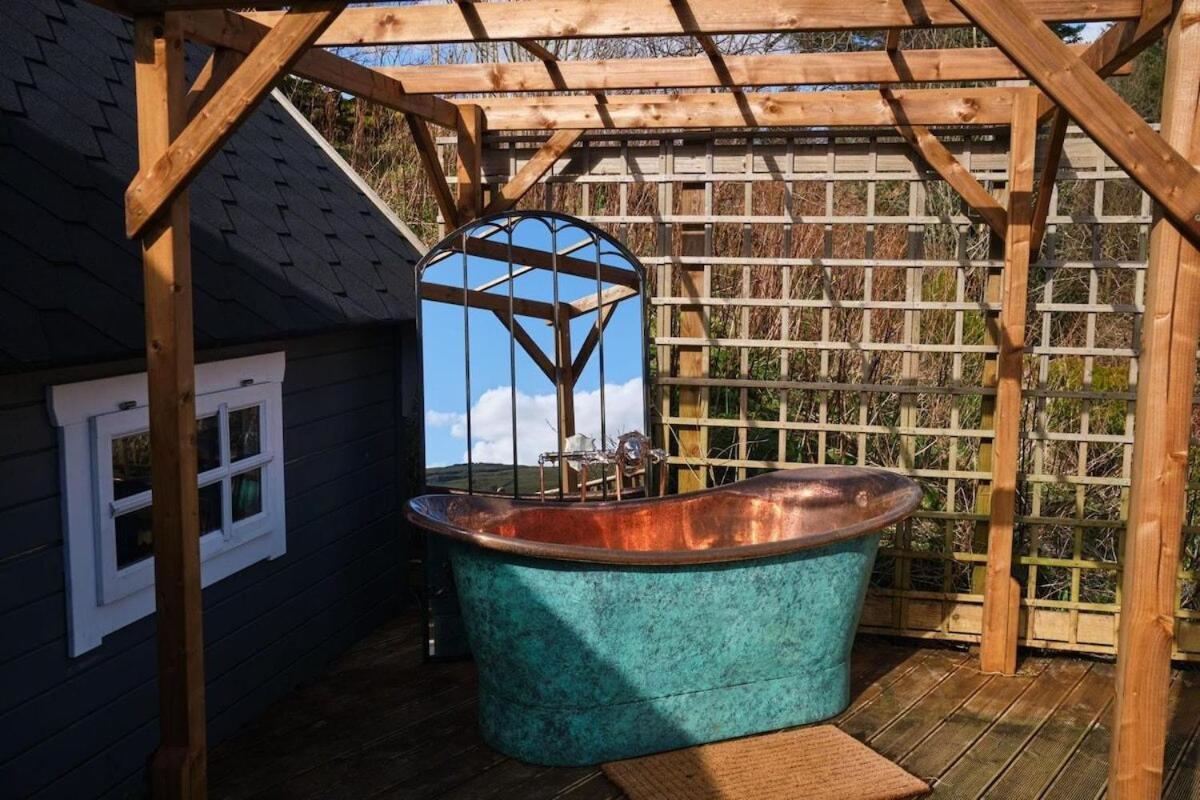 1 - Ein Trysor Cudd - Outdoor Bathtub - Incredible Views Βίλα Pont Sticill Εξωτερικό φωτογραφία